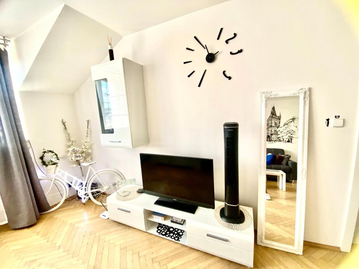 Fantastic Apartment In The City Center Praga Exterior foto